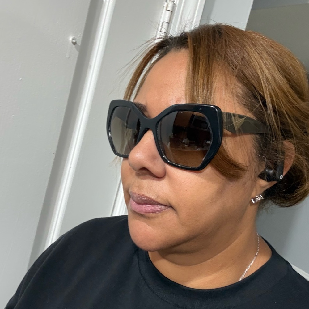 Designer Black Oversized Cat-Eye Sunglasses